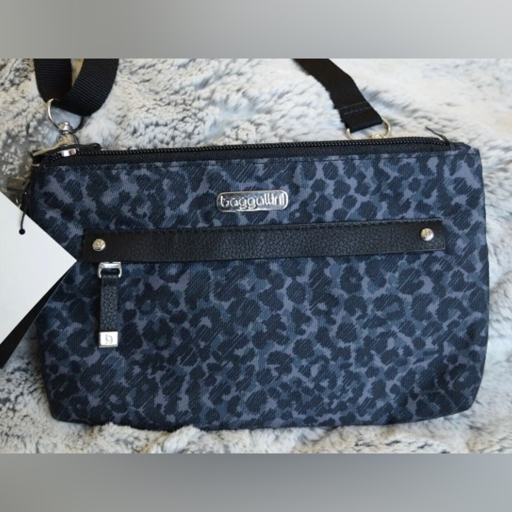 NEW w/Tag Baggallini All Around Crossbody & Wristlet Mini Black/Grey, NWT